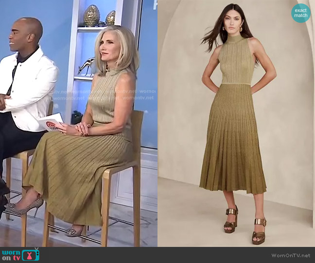 Banana Republic Lustro Metallic Sweater Dress in Light Champagne worn by Misty Belles on Today