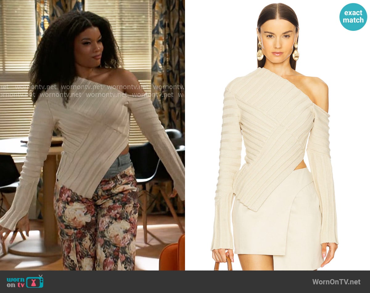 Cult Gaia Jaidan Knit Top in Beach worn by Eva Thomas (Ambyr Michelle) on Beyond the Gates