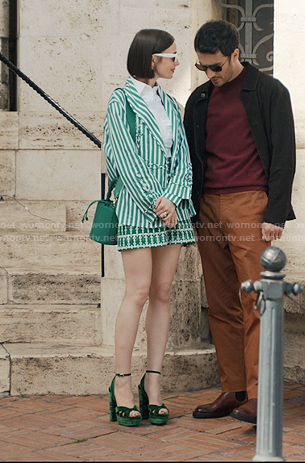 Emily’s white sunglasses on Emily in Paris