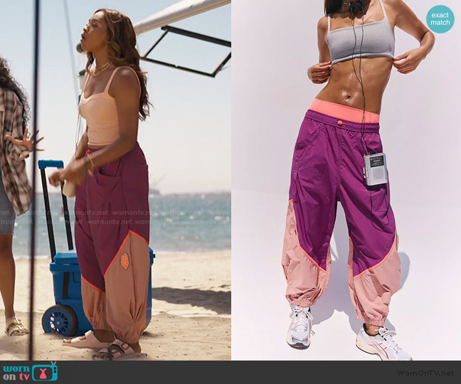 Free People Movement Freeflow Pants worn by Lisa (Simone Joy Jones) on Bel-Air