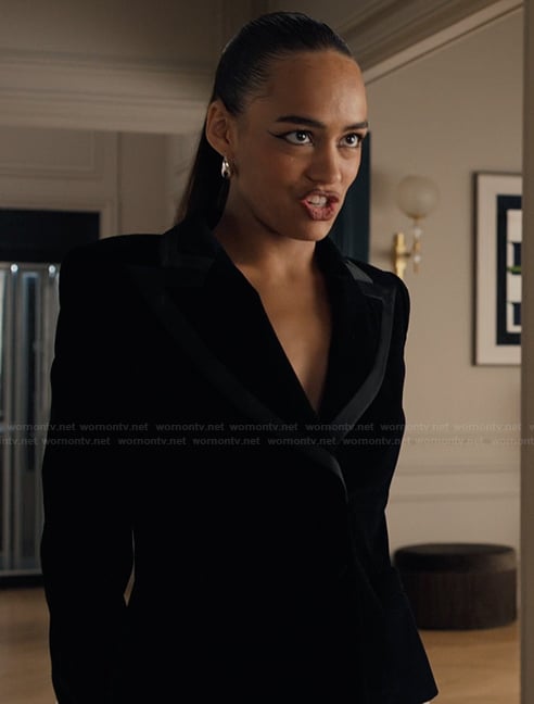 Genevieve’s black velvet blazer on Emily in Paris