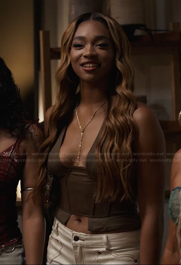 Lisa’s white heart denim shorts on Bel-Air
