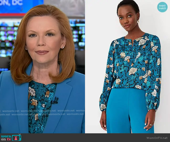 Ann Taylor Floral Split Neck Popover worn by Kelly O’Donnell on Today