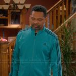 Bennie’s teal track jacket on The Upshaws