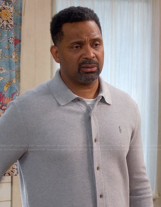 Bennie’s gray button down shirt on The Upshaws