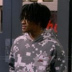 Kelvin’s abstract print hoodie on The Upshaws