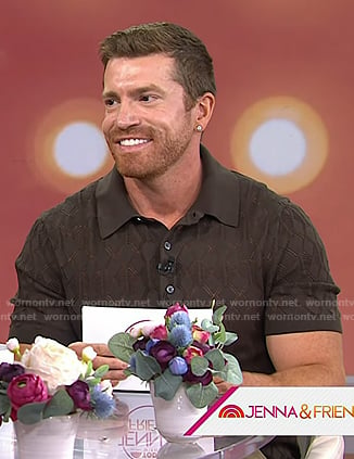 Evan Real’s brown knit polo shirt on Today