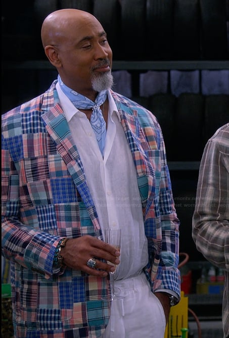 Frank’s blue mixed plaid blazer on The Upshaws