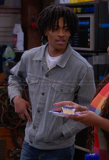 Kelvin’s striped jacket on The Upshaws
