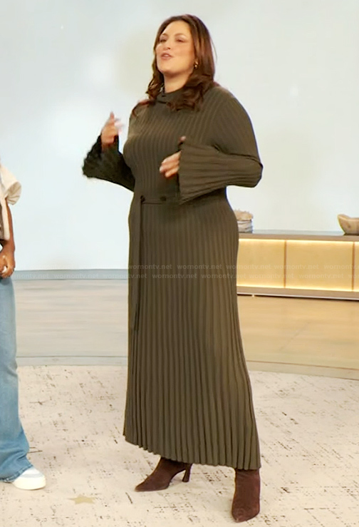 Kristina Zias’s green ribbed maxi dress on The Drew Barrymore Show