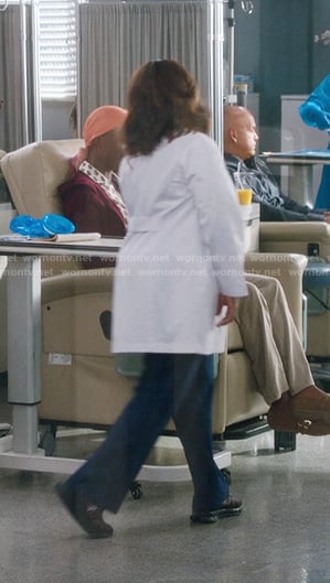 Miranda’s black and brown sneakers on Greys Anatomy