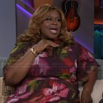 Retta’s floral print maxi dress on The Kelly Clarkson Show