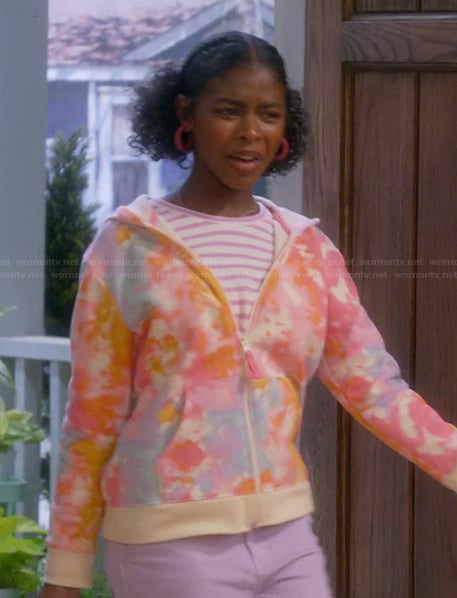 Sydney’s tie dye print hoodie on The Upshaws