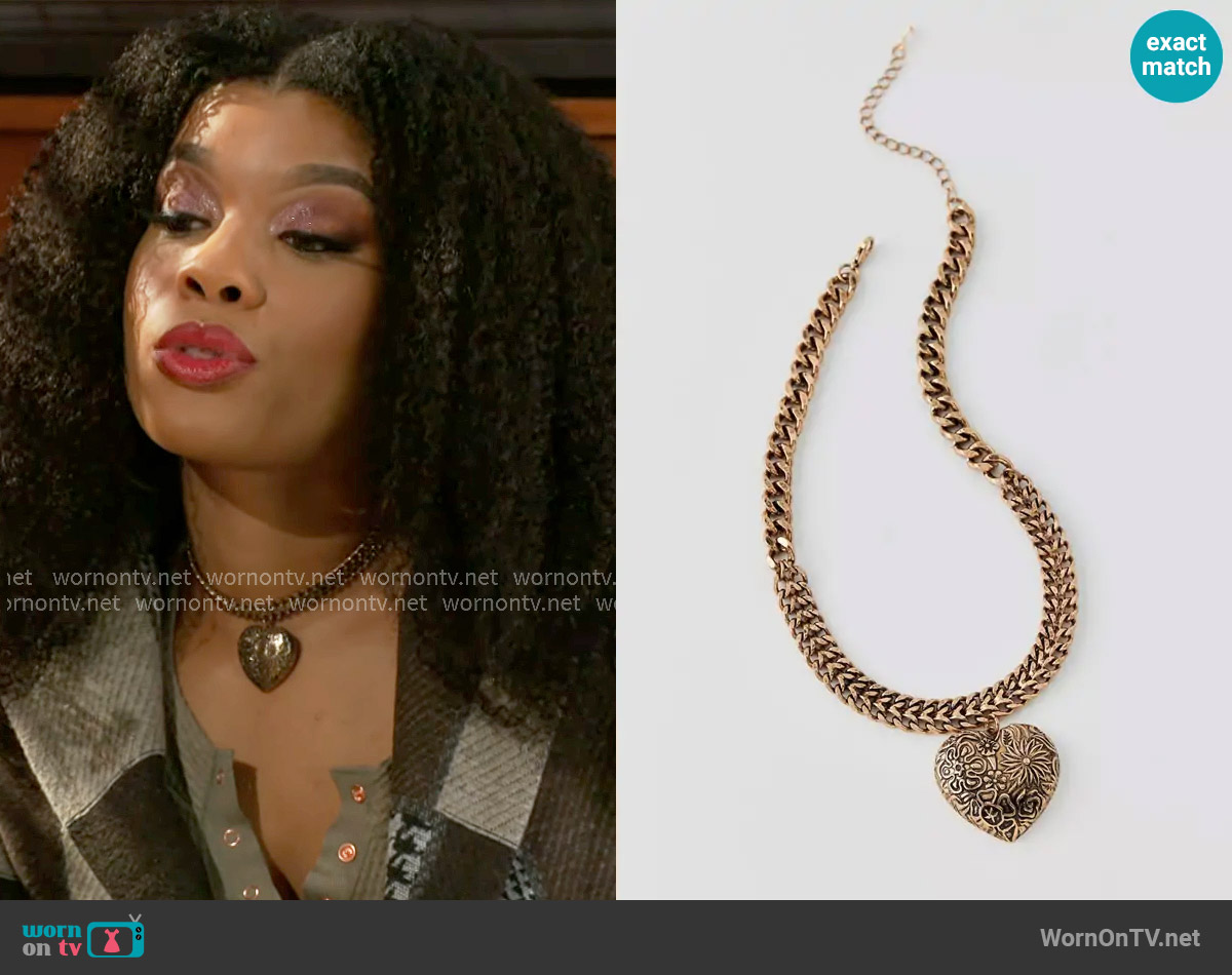 Urban Outfitters Etched Heart Choker Necklace worn by Eva Thomas (Ambyr Michelle) on Beyond the Gates
