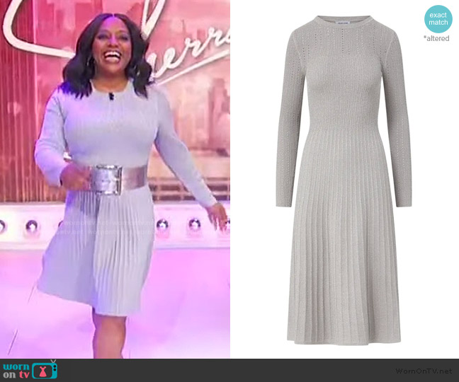 Veronica Beard Nami Long Sleeve Knit Sweater Dress worn by Sherri Shepherd on Sherri
