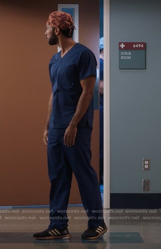 Winston’s black sneakers on Greys Anatomy