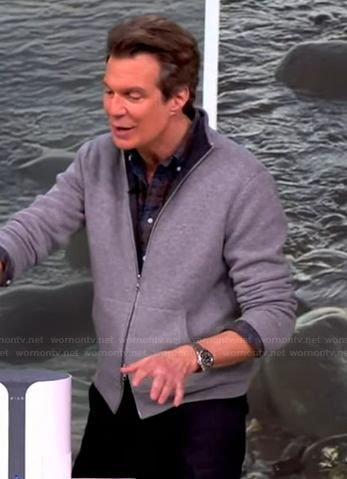 Adam Glassman’s gray zip sweater on The View
