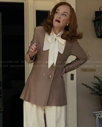 Agnes’s contrast collar double breasted blazer on The Burbs