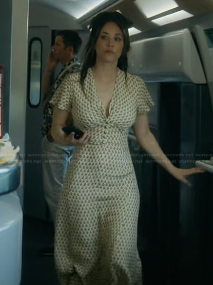 Alice’s yellow floral print v-neck dress on Vanished