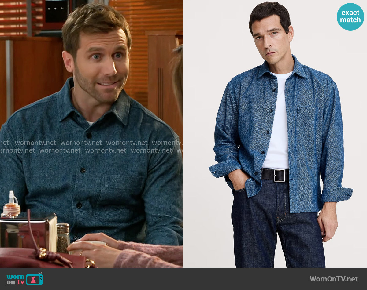 Banana Republic Relaxed-Fit Flannel Overshirt in Blue worn by Derek Baldwin (Ben Gavin) on Beyond the Gates