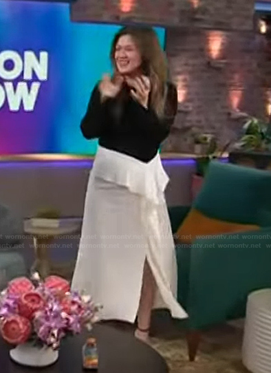 Kelly’s two tone ruffle front dress on The Kelly Clarkson Show