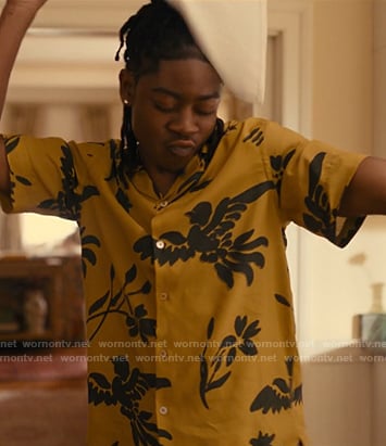 Langston’s yellow bird print shirt on The Burbs