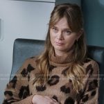 Beige leopard print maternity sweater on Greys Anatomy