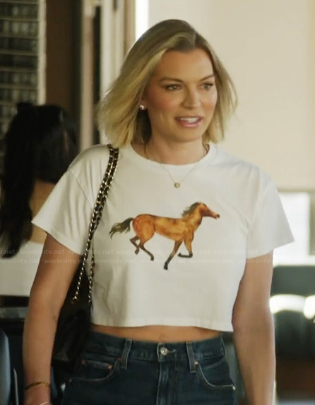 Lindsay’s horse graphic tee on Summer House