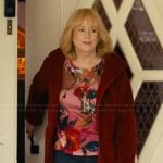 Lynn’s pink floral top on The Burbs