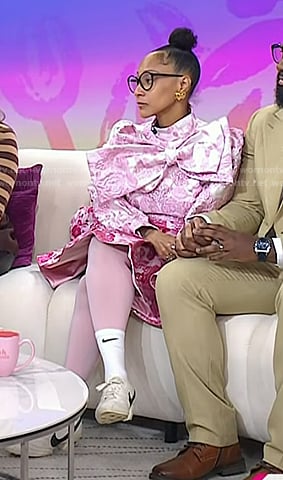 Nova Styles’s pink floral bow detail dress on Today
