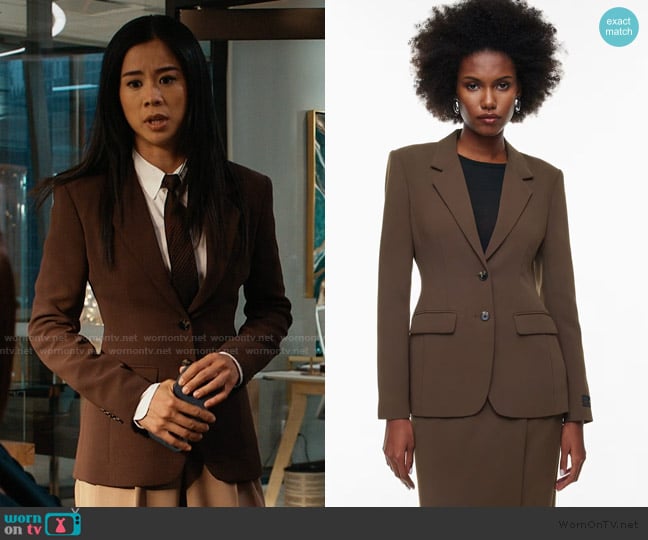 Aritzia New Signature Blazer worn by Sarah Franklin (Leah Lewis) on Matlock