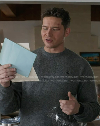 Buck’s grey sweater on 9-1-1