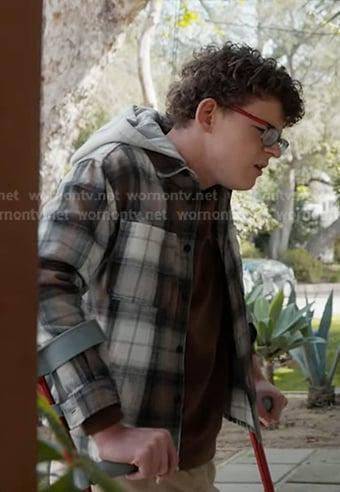 Christopher’s plaid hooded shirt on 9-1-1