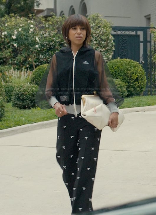 Eleanor’s black bow embellished pants on Imperfect Women