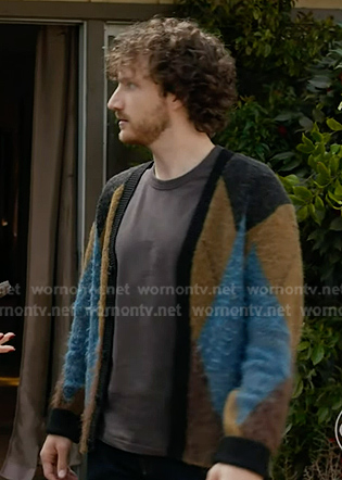 Flynn’s argyle cardigan on 9-1-1