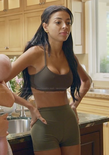 Layla’s green sports bra and biker shorts on The Secret Lives of Mormon Wives