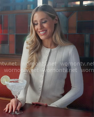 Lily’s cream knit cardigan on Scrubs