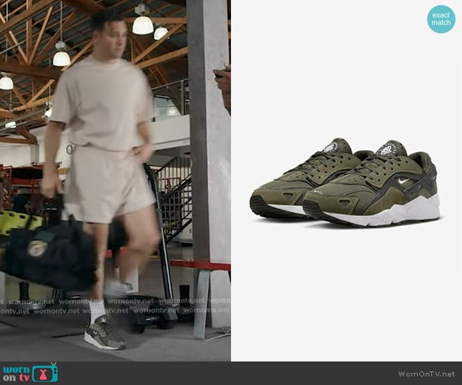 Nike Nike Air Huarache Runner Sneakers in Cargo Khaki/Medium Olive worn by Eddie Diaz (Ryan Guzman) on 9-1-1