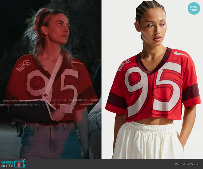 Nike Oversized Cropped Jersey Tee worn by Tia (Bayley Corman) on 9-1-1