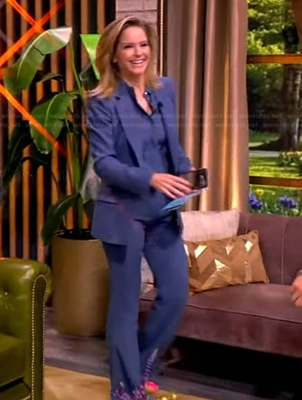 Sara’s blue blazer and pants on The View