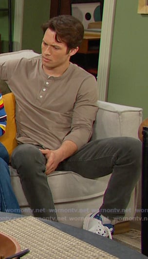 Tate’s white sneakers on Days of our Lives