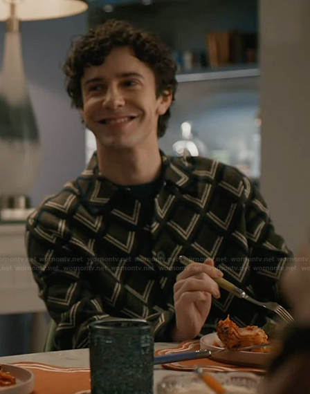 Teddy’s geometric print shirt on Elsbeth