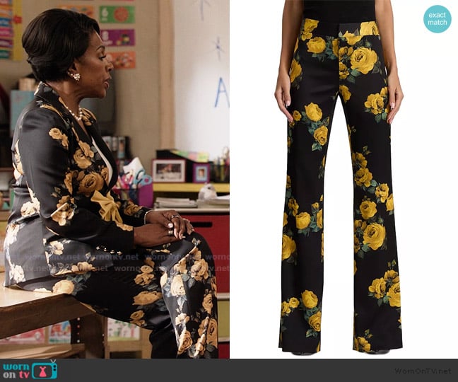 Alice + Olivia Livi Printed Floral Pants worn by Barbara Howard (Sheryl Lee Ralph) on Abbott Elementary