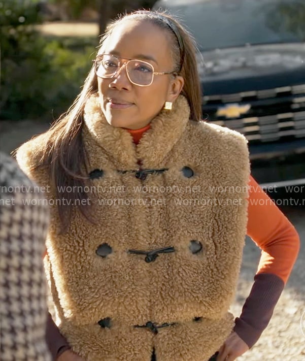 Amanda’ brown fur vest on Will Trent
