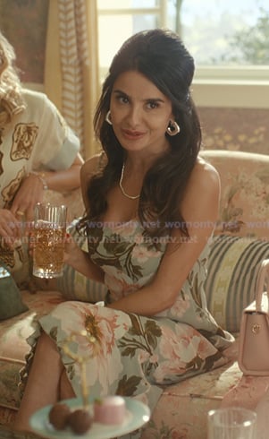 Ava’s blue floral pleated hem dress on Beef