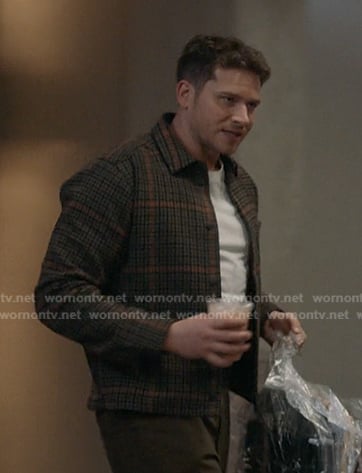 Buck’s brown plaid shirt jacket on 9-1-1