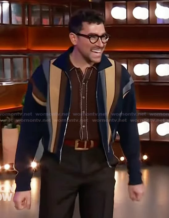 Dan Levy’s striped sweatshirt on The Kelly Clarkson Show