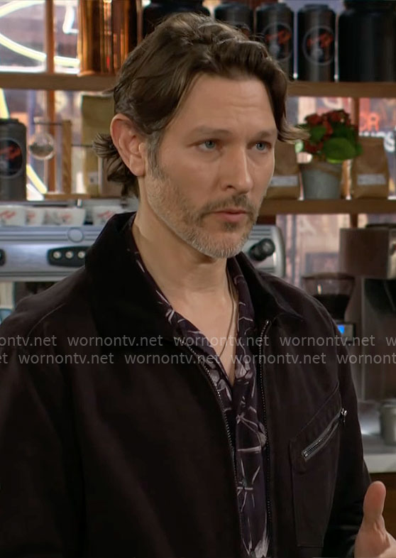 Daniel’s printed shirt and black jacket on The Young and the Restless