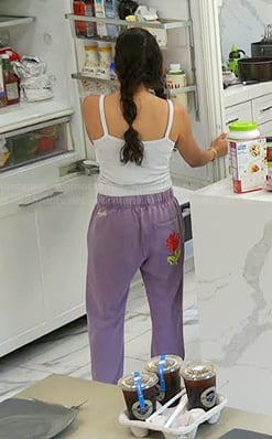 Dara’s purple floral sweatpants on Summer House