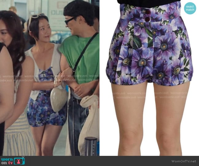 Dolce & Gabbana Anemone-Print High Waist Hot Pants worn by Yuri Han (Gia Kim) on XO Kitty